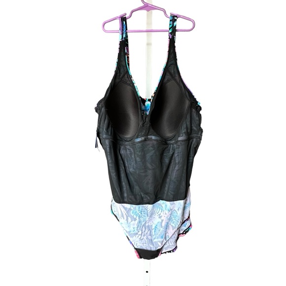 NWT Sarong Front Style Swimsuit with Wire Free Bra Size 20 - Picture 7 of 12